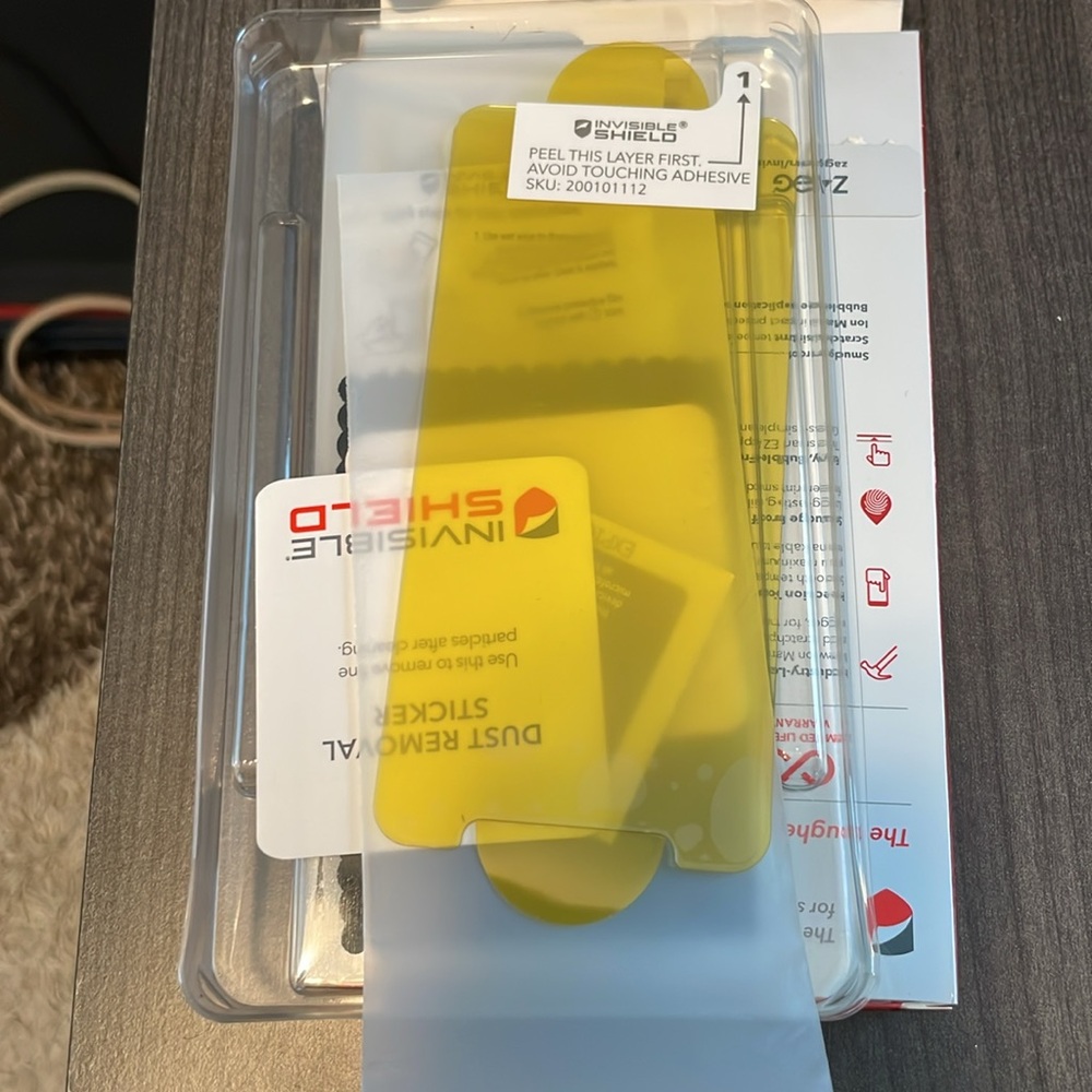 Invisible Shield Screen Protector - Picture 3 of 6
